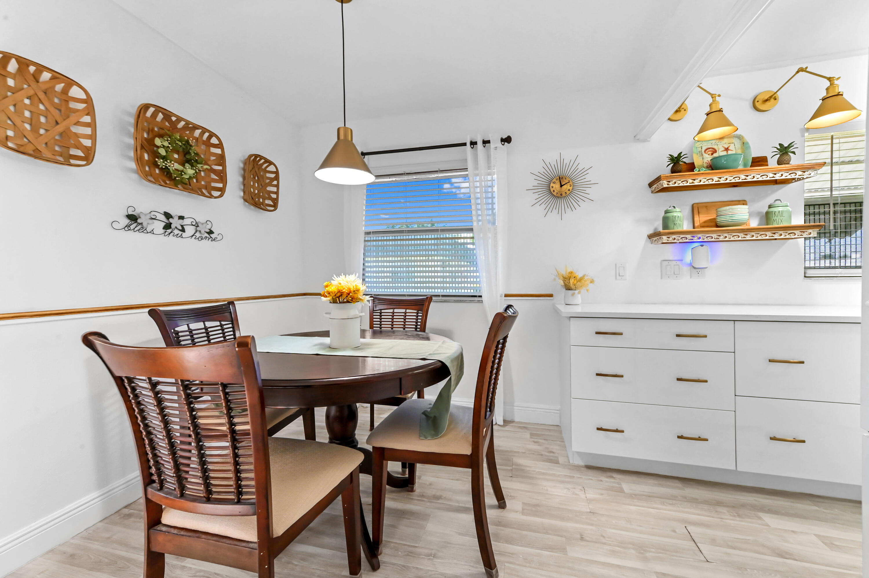 KINGS POINT - Residential