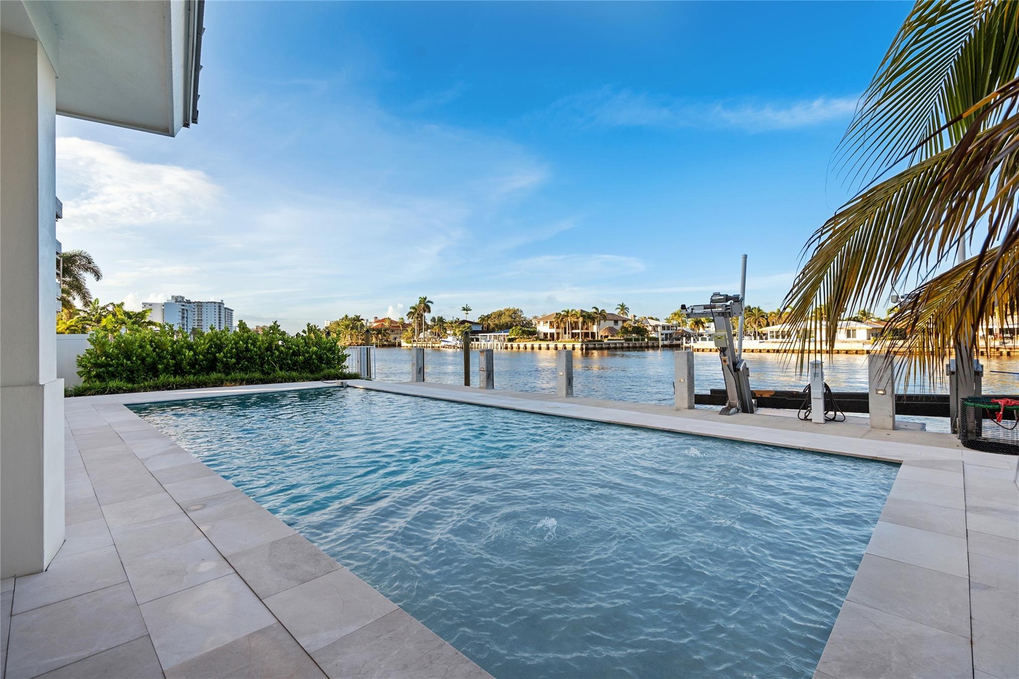 HILLSBORO SHORES SEC - Residential