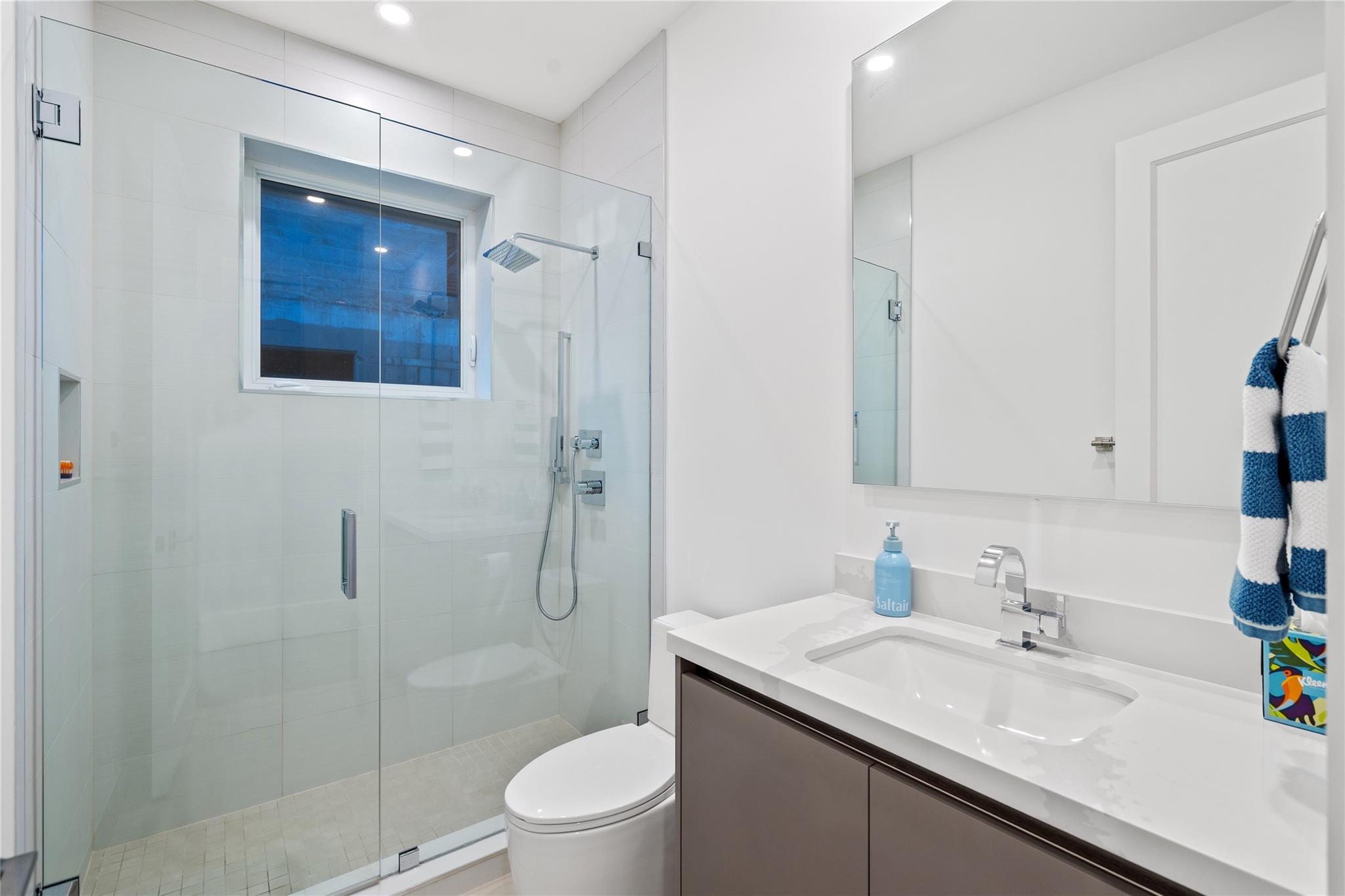 HILLSBORO SHORES SEC - Residential