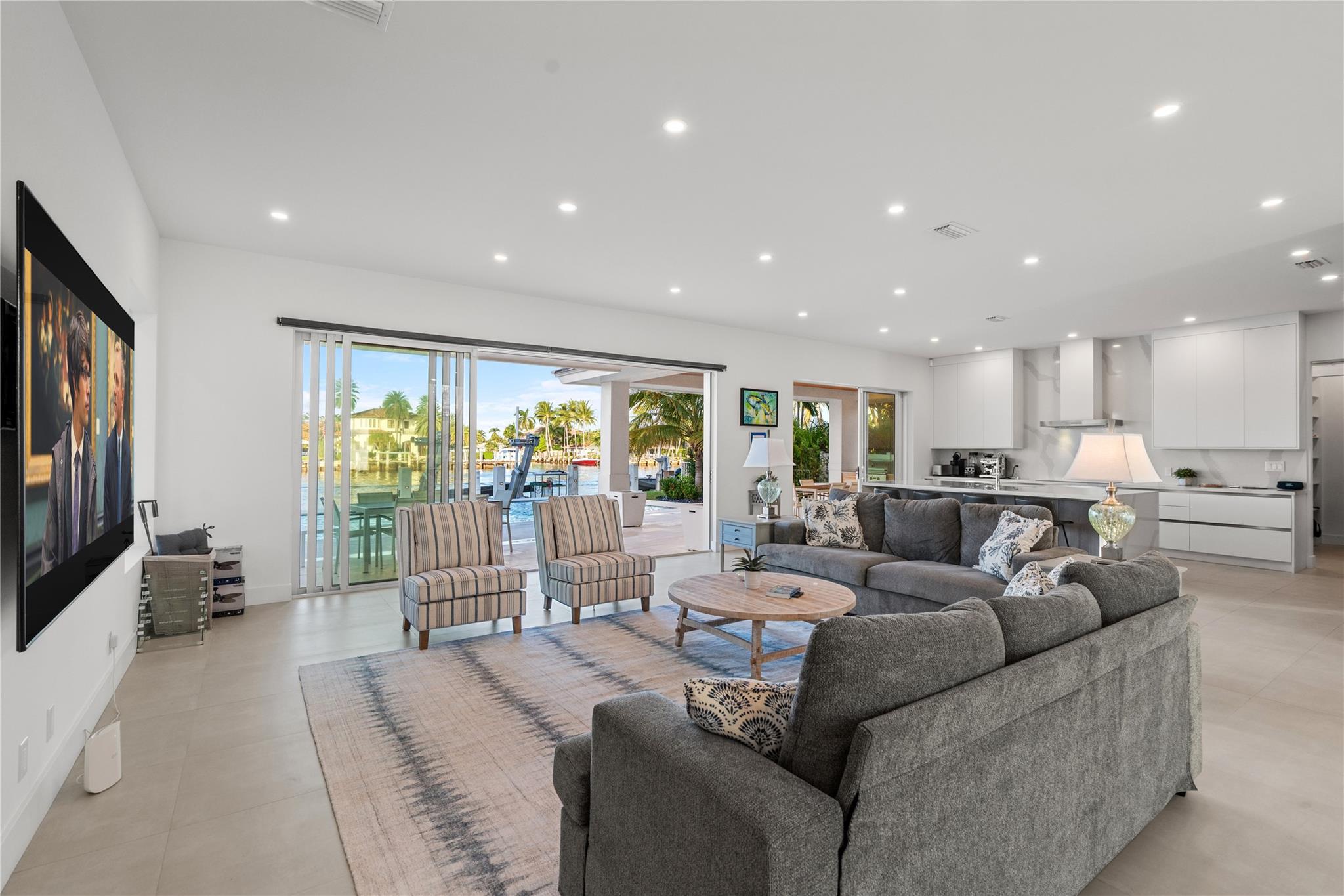 HILLSBORO SHORES SEC - Residential