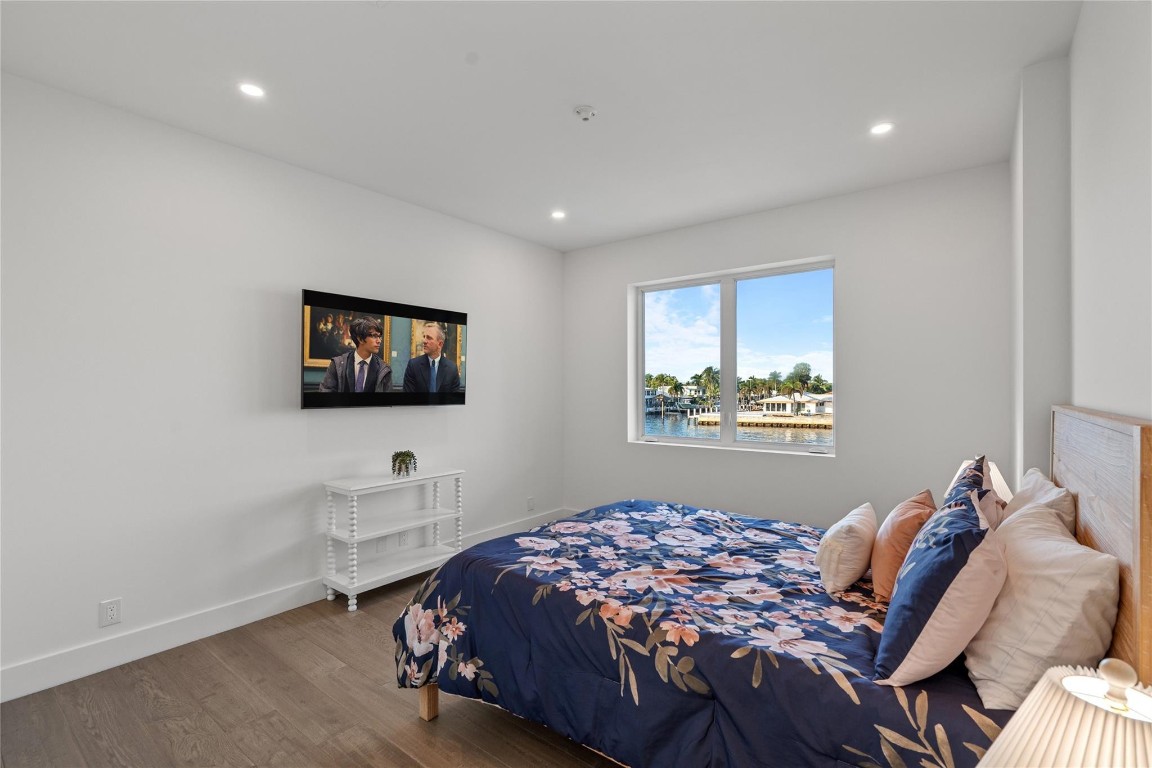 HILLSBORO SHORES SEC - Residential