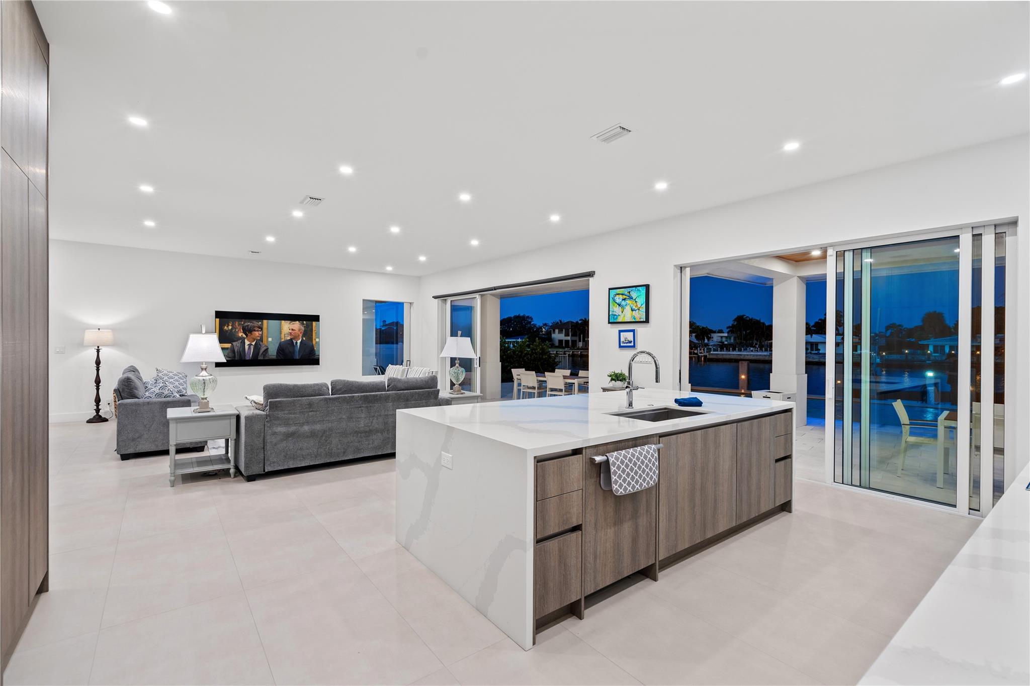 HILLSBORO SHORES SEC - Residential