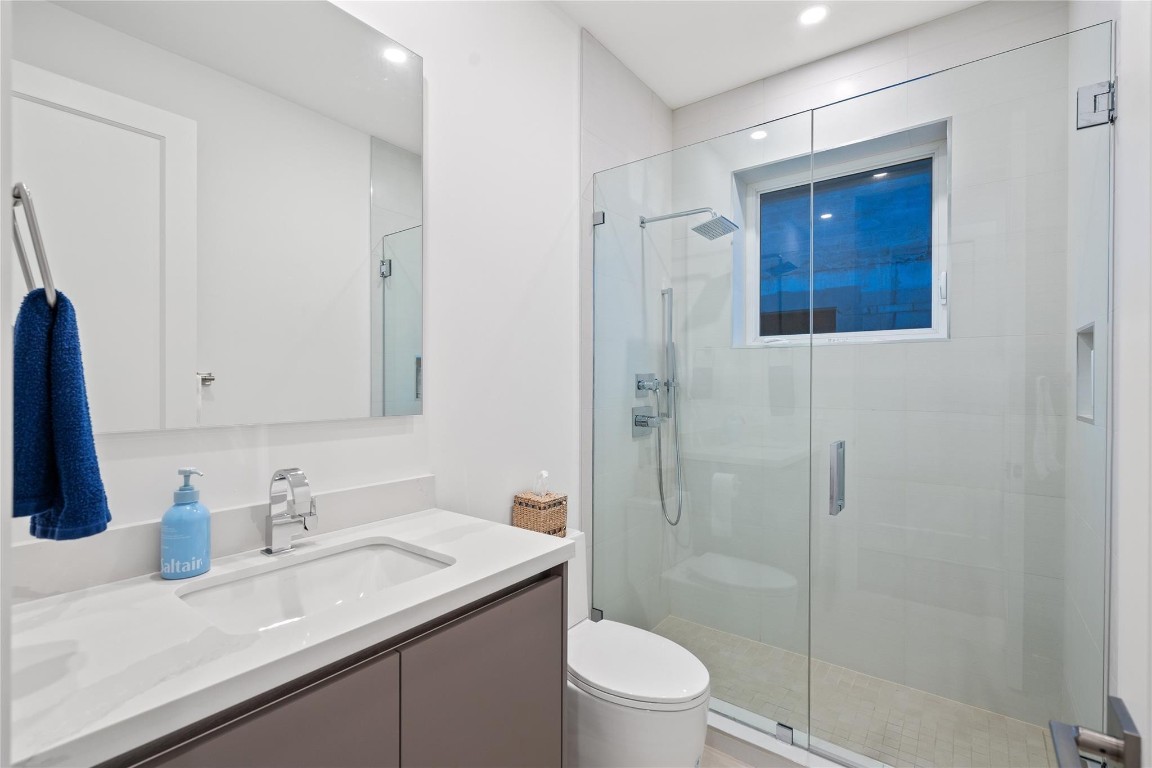 HILLSBORO SHORES SEC - Residential