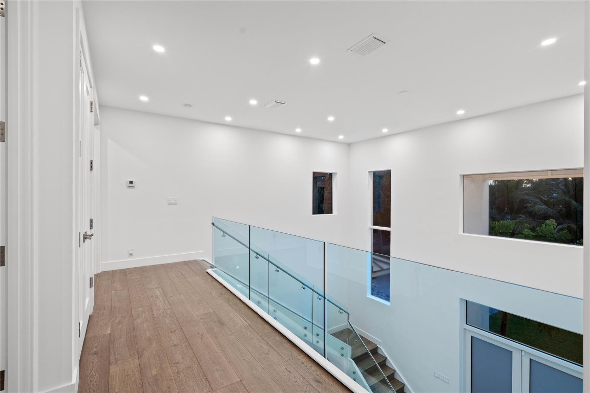 HILLSBORO SHORES SEC - Residential