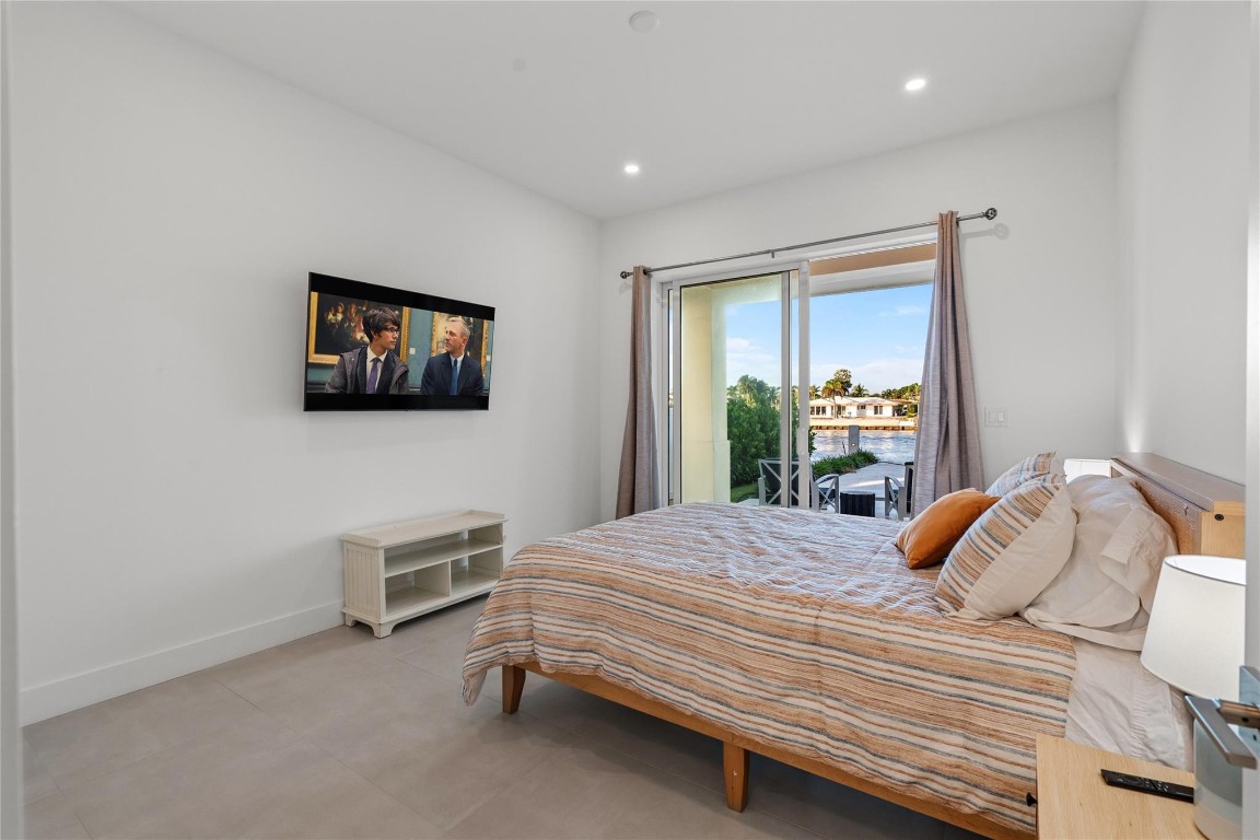 HILLSBORO SHORES SEC - Residential