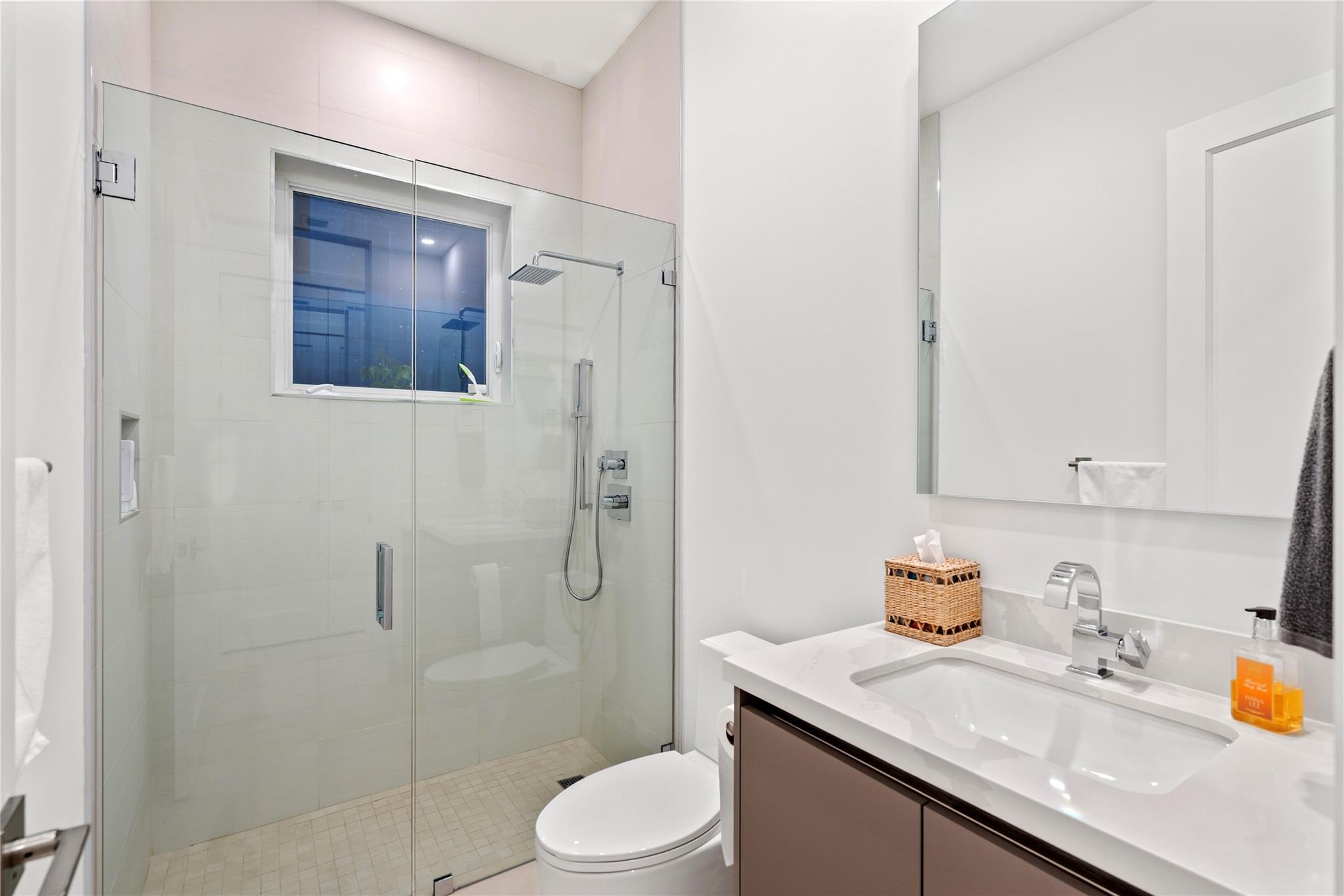 HILLSBORO SHORES SEC - Residential