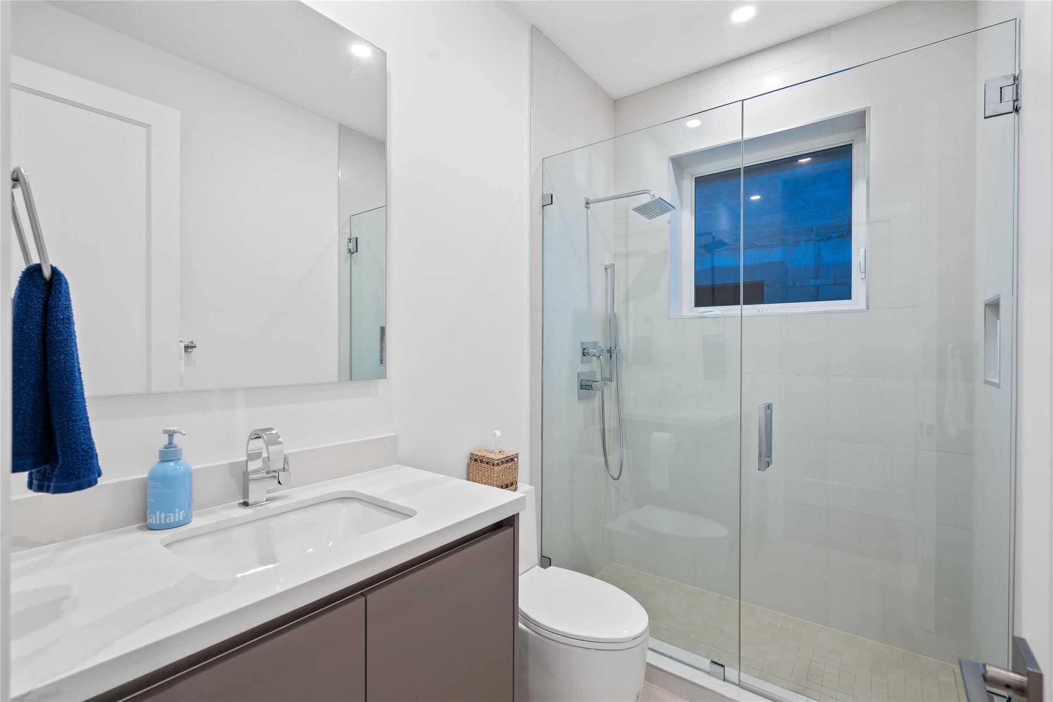 HILLSBORO SHORES SEC - Residential