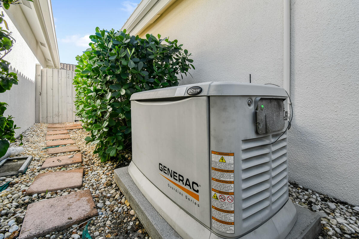 PGA RESORT COMMUNITY OF EAGLETON - Residential