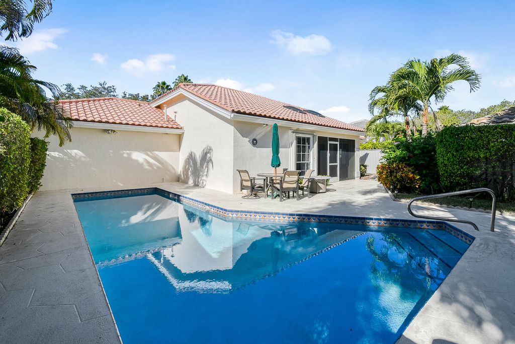 Photo of 349 Eagleton Golf Drive, Palm Beach Gardens, FL 33418 (MLS # R11153506)