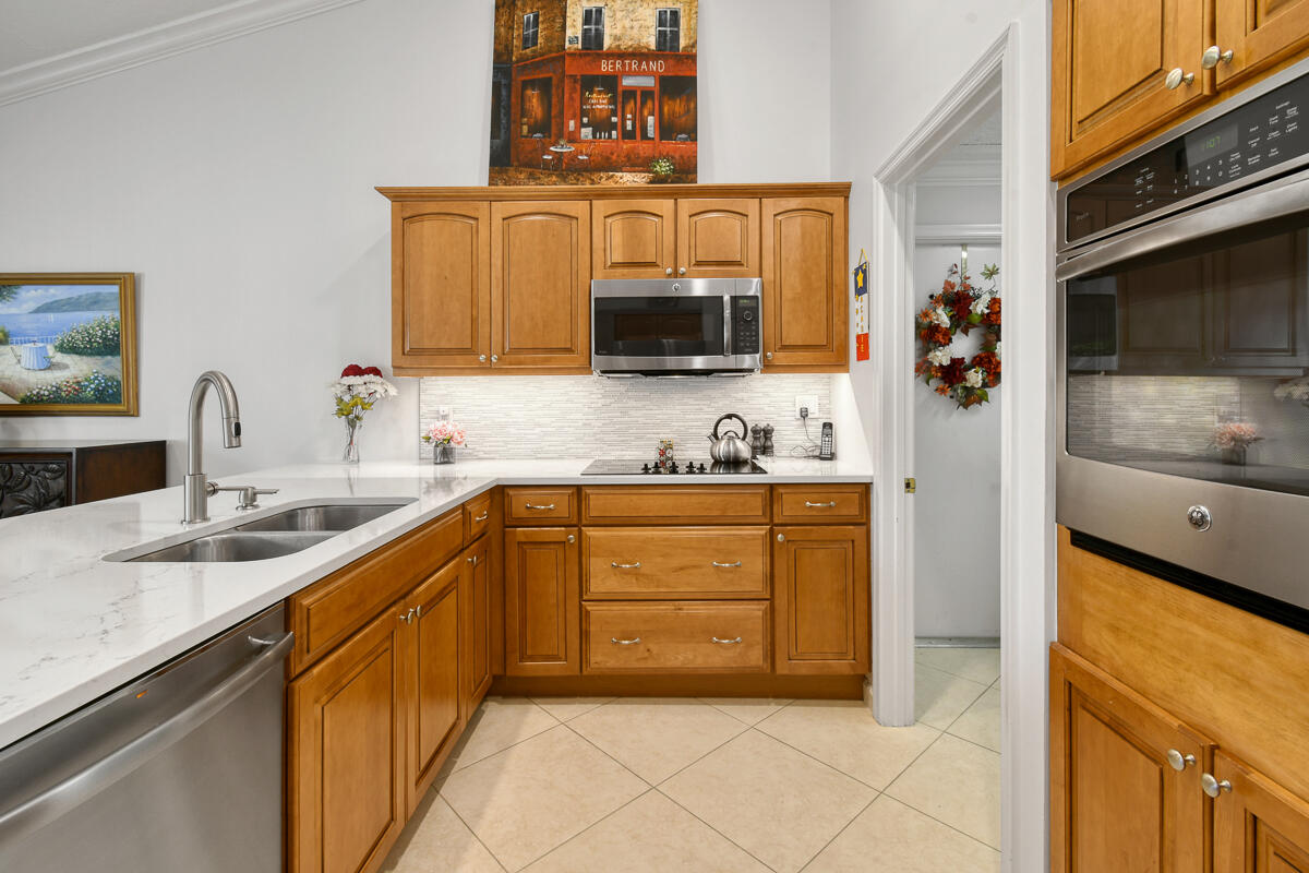 PGA RESORT COMMUNITY OF EAGLETON - Residential