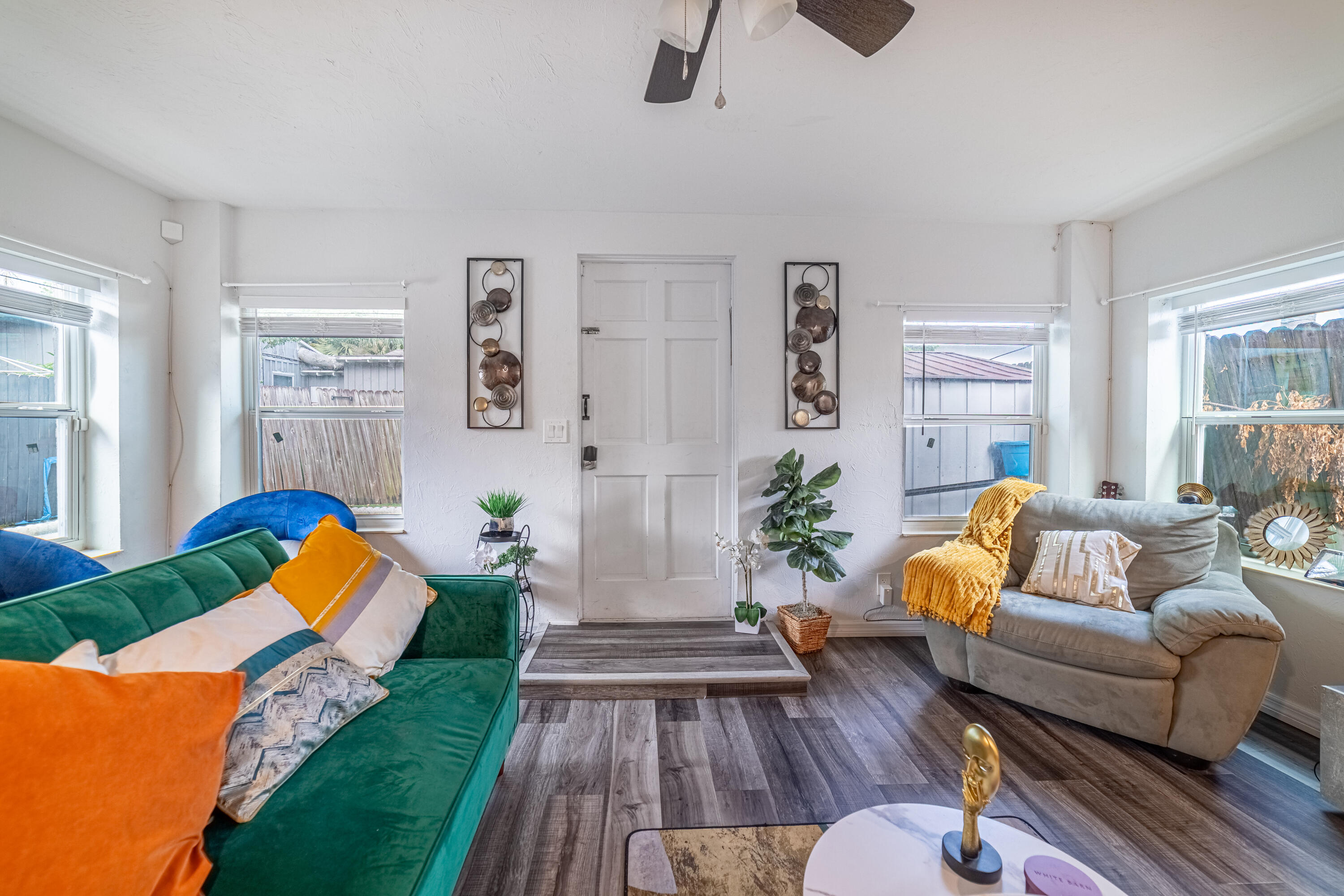 COLONIAL ESTATES - Residential Income