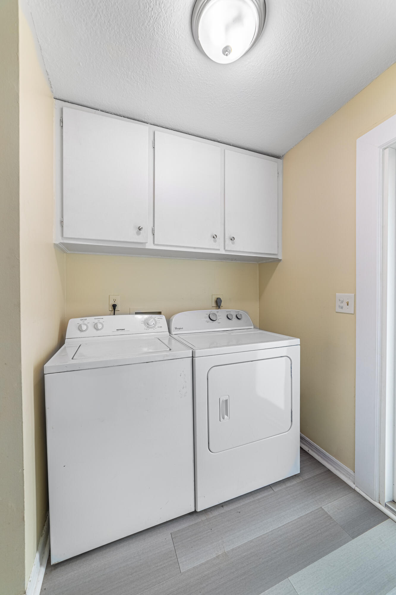 COLONIAL ESTATES - Residential Income