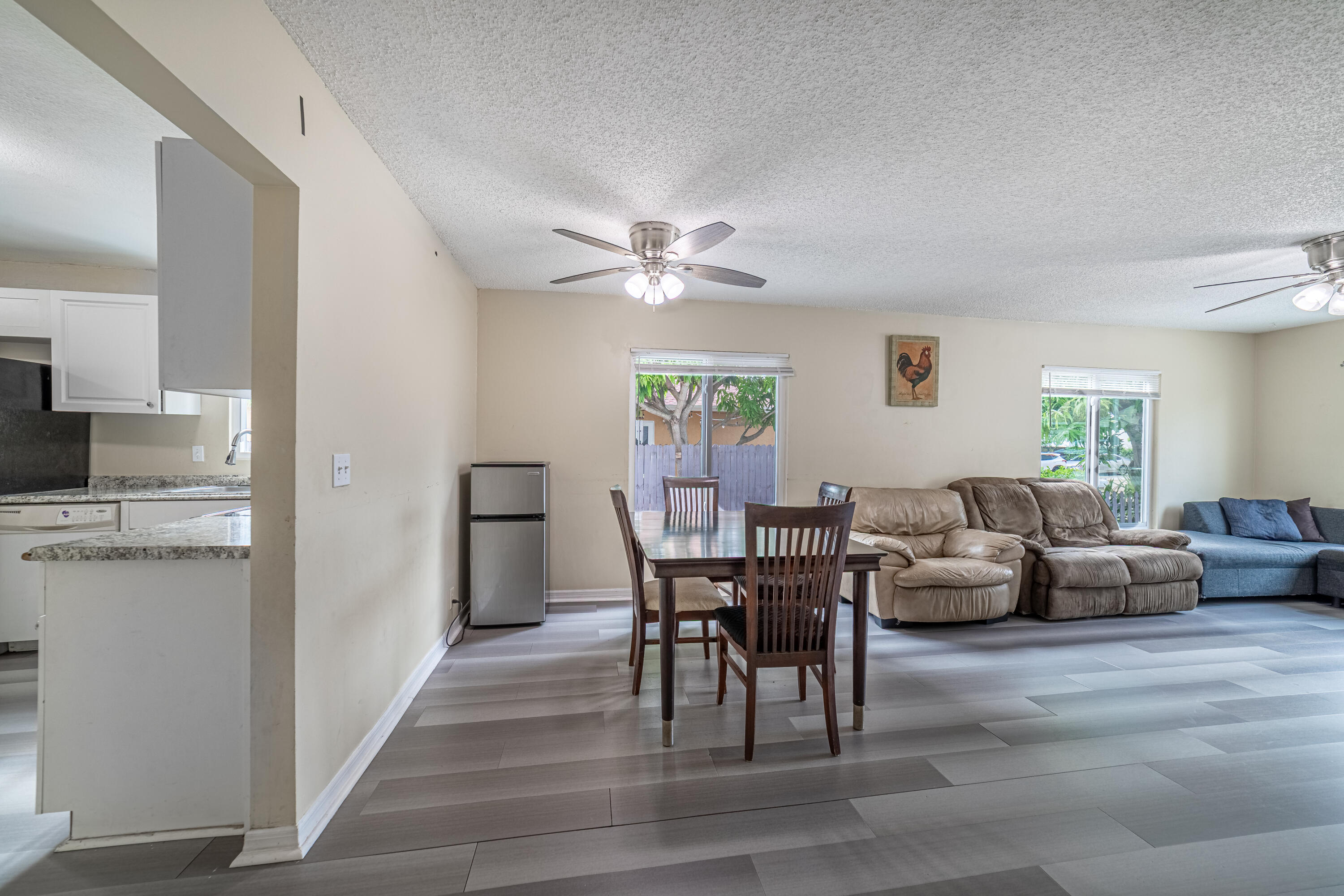 COLONIAL ESTATES - Residential Income