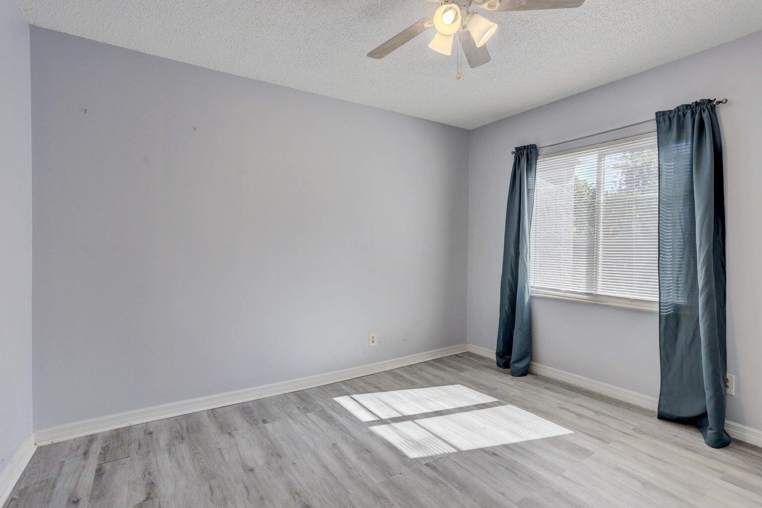 COLONIAL ESTATES - Residential Income