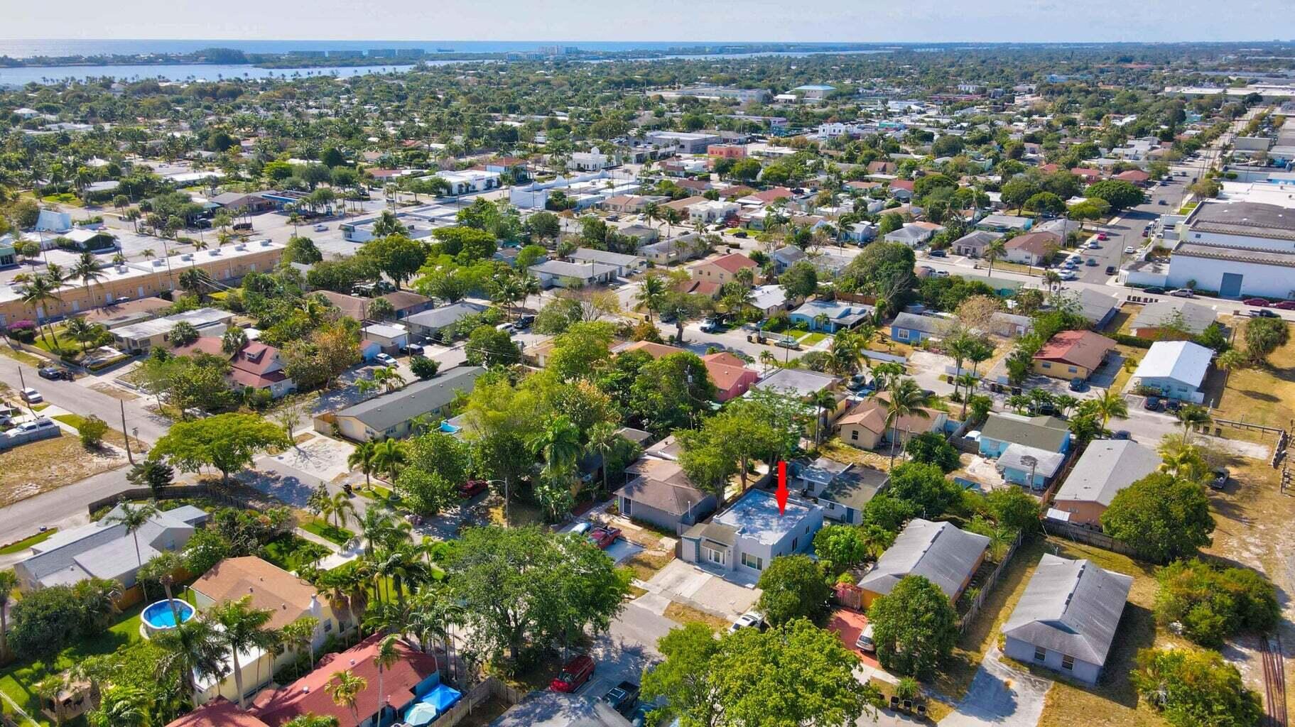 COLONIAL ESTATES - Residential Income