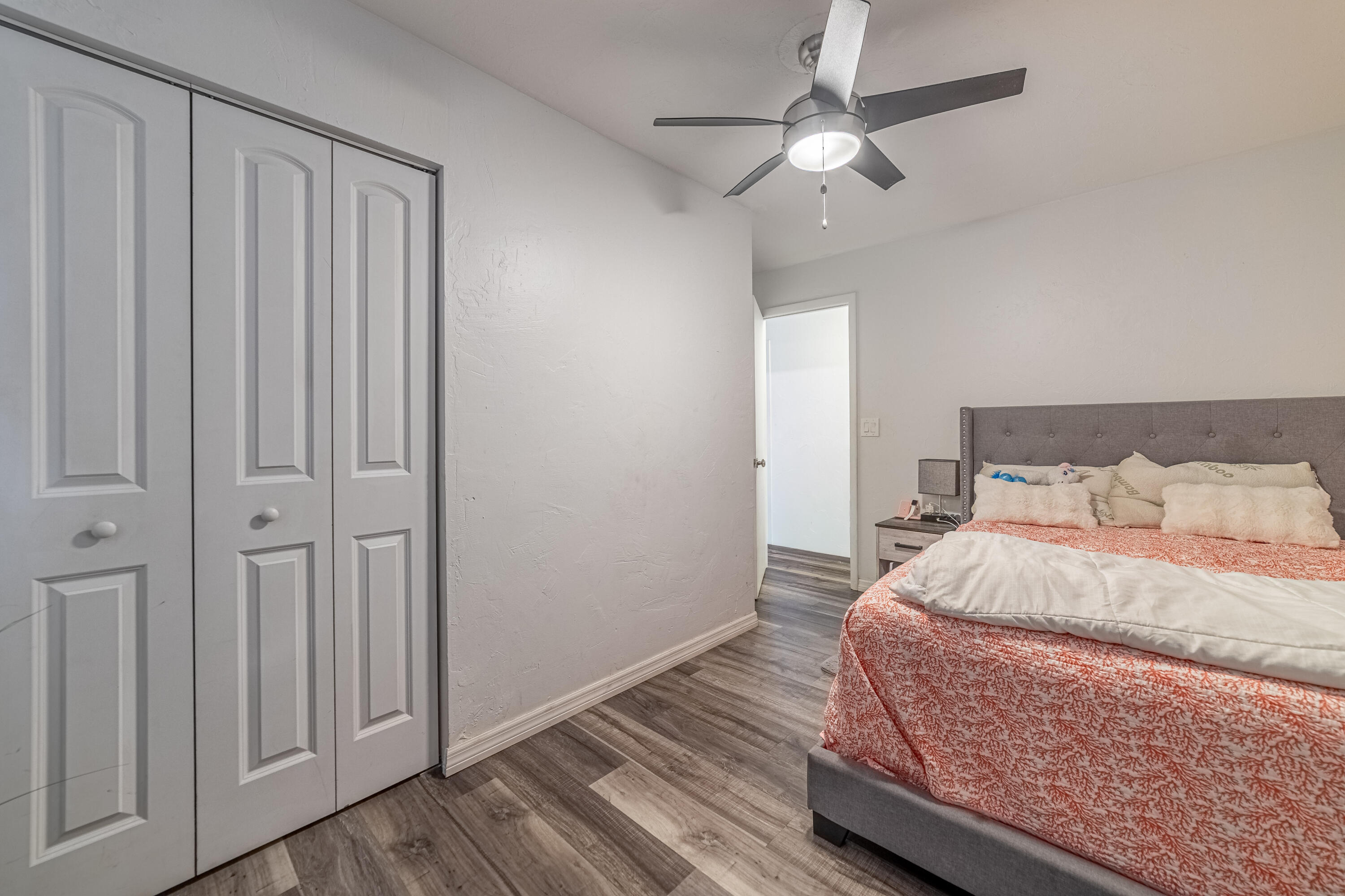 COLONIAL ESTATES - Residential Income