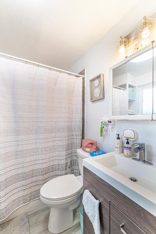 COLONIAL ESTATES - Residential Income