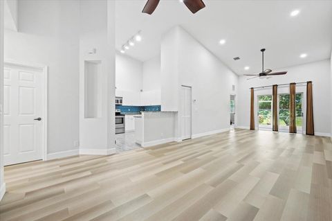 Townhouse in West Palm Beach FL 9959 Galleon Drive 5.jpg