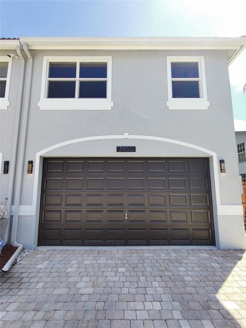 Townhouse in Hollywood FL 3950 Simms St St 1.jpg