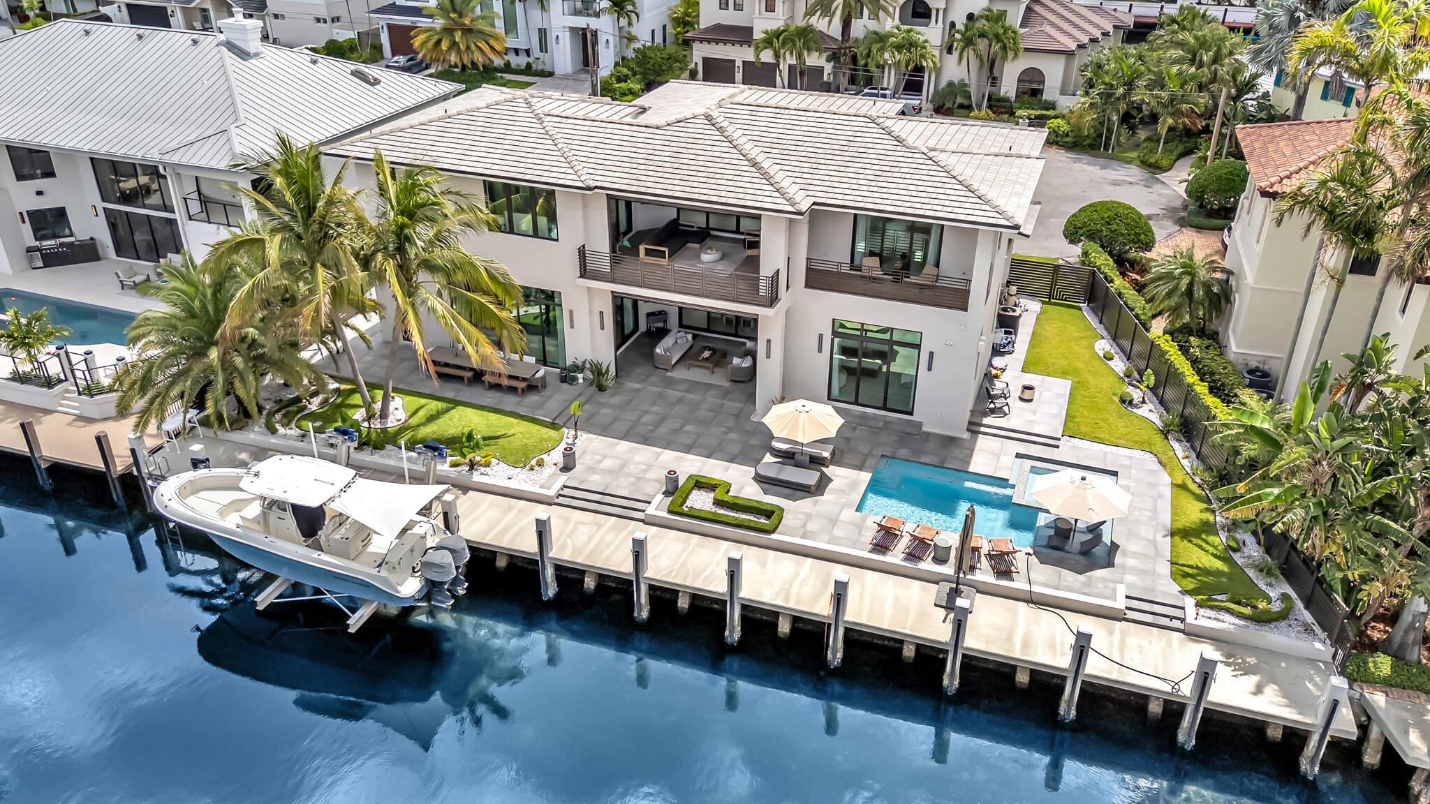 View photos, virtual tours, details... 3711 NE 30th Avenue