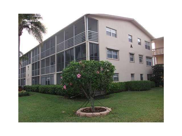 55+ COMMUNITY ,This Is It Renovated 1 bed 1 Bath with Florida Room. You will love this unit. Central Air and all sorts of Upgrades, New Kitchen newer vanities High Quality tile flooring newer Air Conditioning many more options in this home do not miss this one .it will not last Quality Shopping, Fine Dining, and 5 Star Clubhouse with world class activities ONLY FIRST MONTH AND ONE MONTH SECURTY DEPOSIT TO MOVE IN.