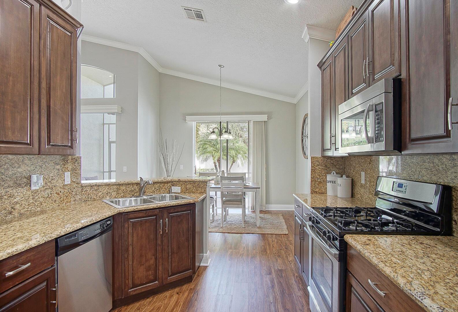 MAGNOLIA LAKES AT ST LUCIE WEST PHASE 2 - Residential