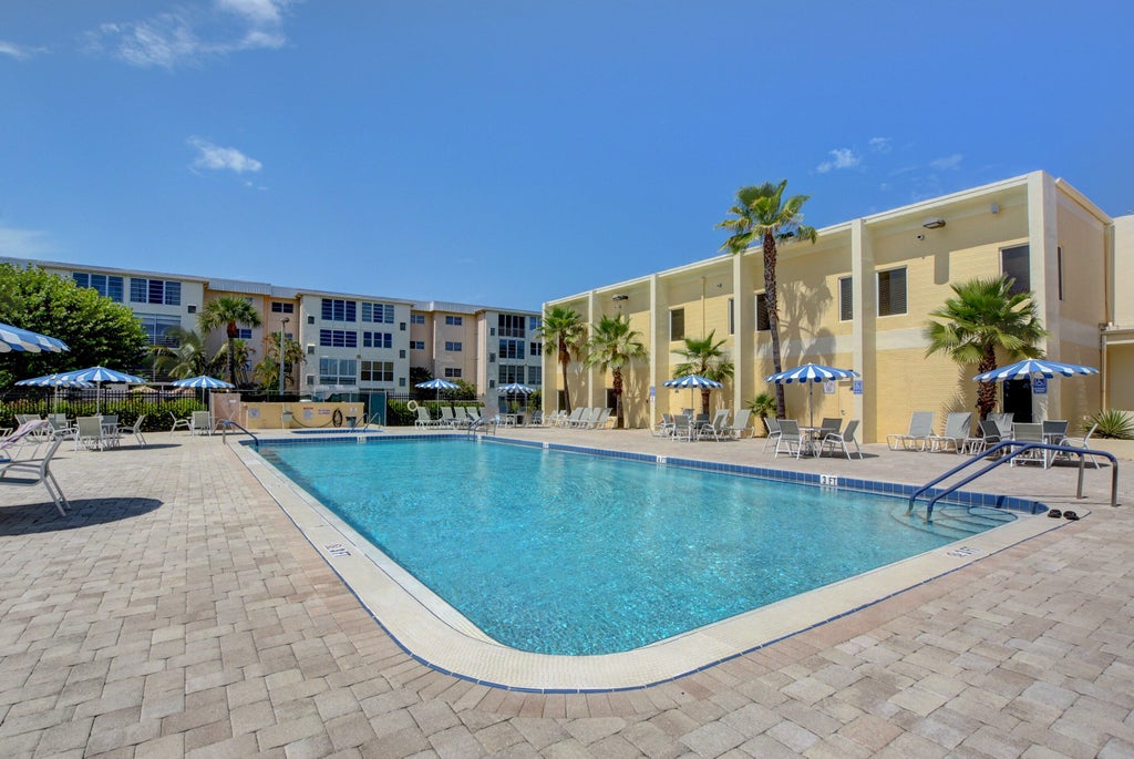 Photo of 300 NE 26th Avenue #408, Boynton Beach, FL 33435 (MLS # B26052150)
