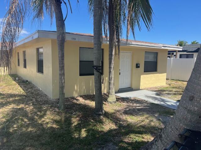 Nicely remodeled 3/2 home. Freshly painted. Ready for new tenants! Newer appliances, newer kitchen cabinets, granite countertops, new tile in bathrooms w newer vanities and fixtures. tile throughout (no carpet). Hookup for washer and dryer inside the unit. Hurry, this will go fast!!!