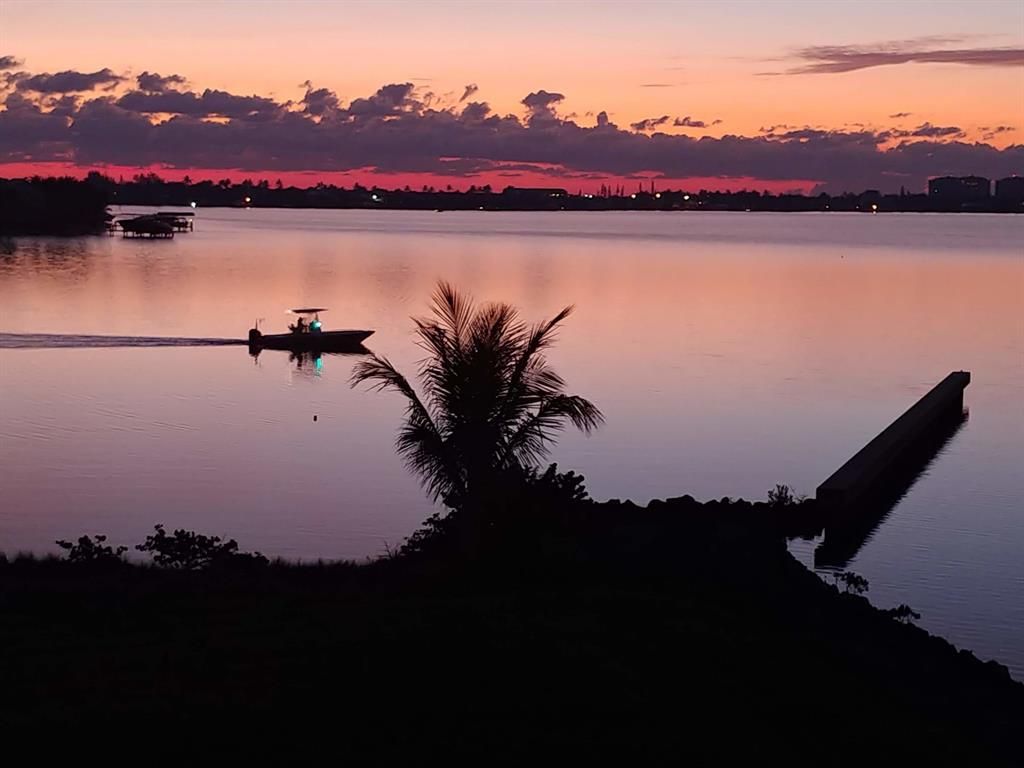 Photo of 4 Harbour Isle Drive Dr E #305, Hutchinson Island, FL 34949 (MLS # R10707013)