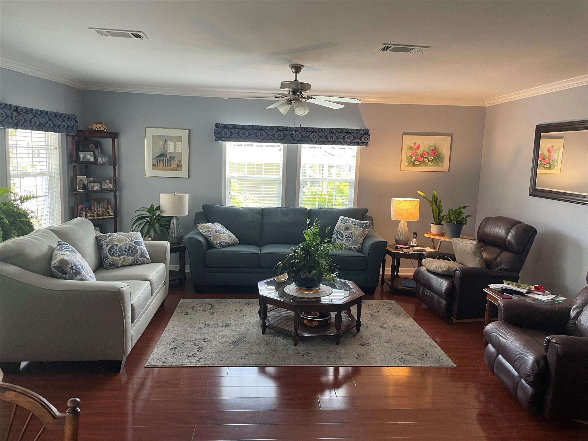 1881 SW 83rd Ave, Davie, FL, 33324/$314,900 2 1881 SW 83rd Ave