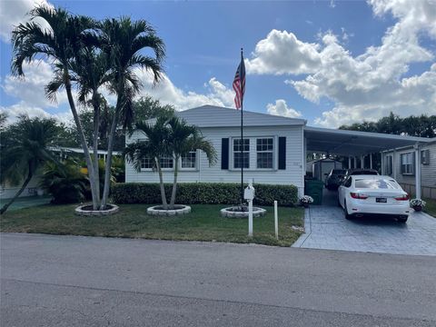 1881 SW 83rd Ave Davie FL 33324