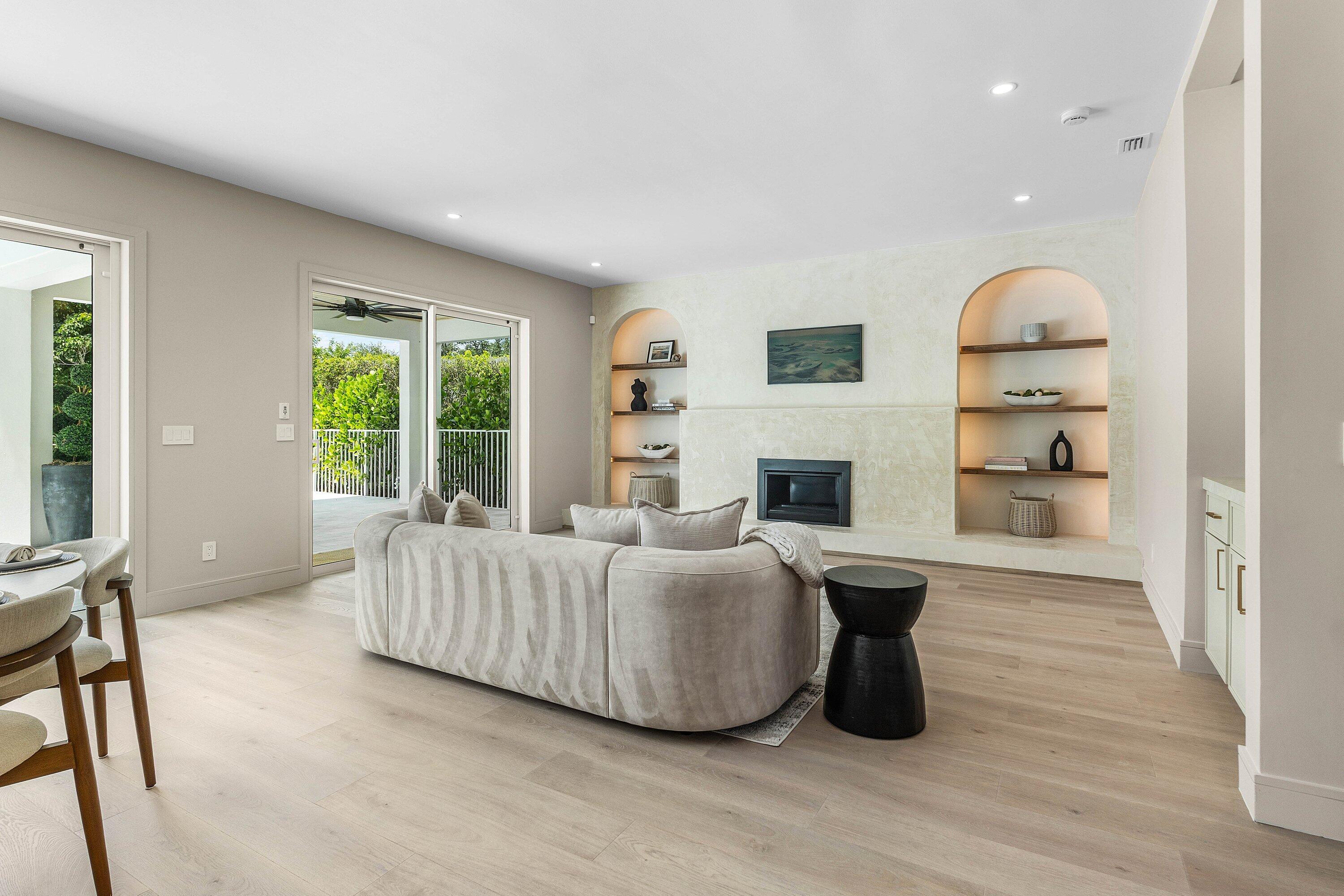 BREAKERS WEST 9 - Residential