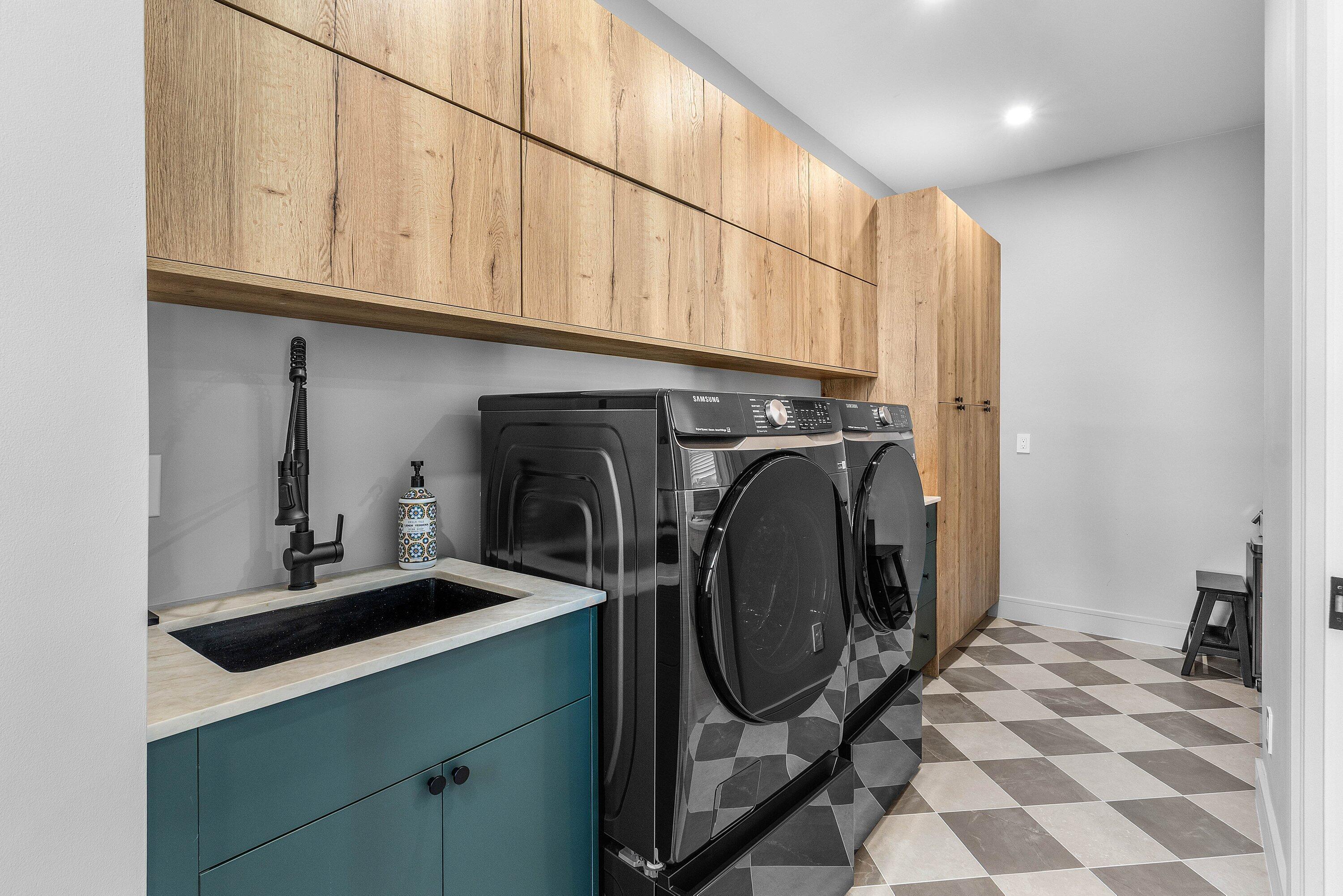 BREAKERS WEST 9 - Residential