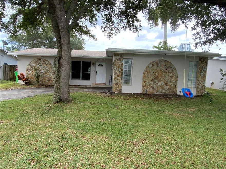 Beautifully kept 3/2 in great location with pool and huge backyard! Newly renovated kitchen with a stylish island and plenty of cabinet space, fresh paint inside within the last year! Tile and new laminate flooring in family room and bedroom.  This backyard holds a safety gated pool with lighting, a nice size patio and huge yard.  Plenty of room for patio furniture, BBQ’s, hold your events and parties with enough room to play in the spacious yard!  Complete reroof done in Sept 2021, new pool pump in July 2021.  Close to Parks, Restaurants, Sawgrass Mall, I595, I75, and Sawgrass Expressway.