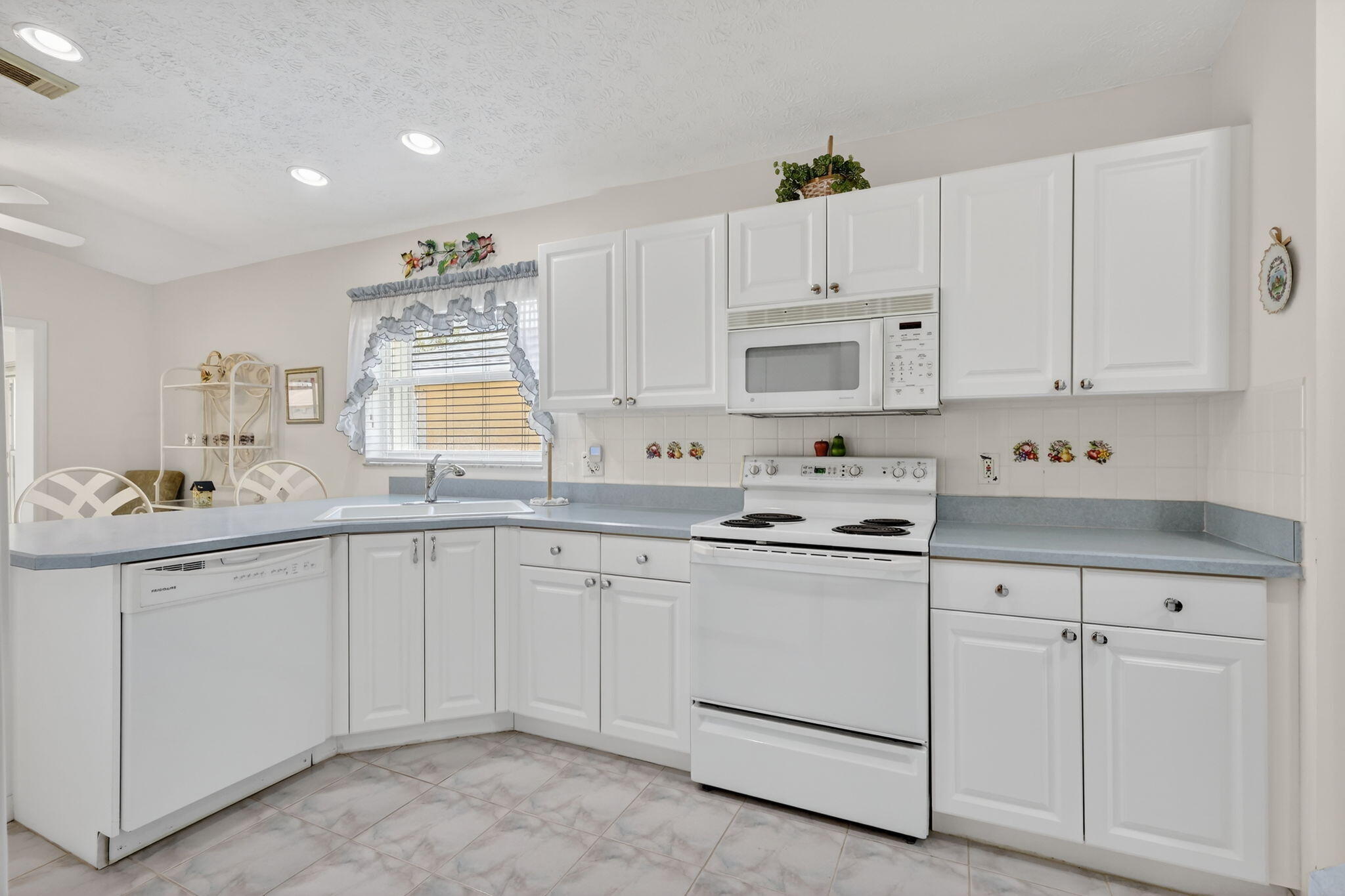 PALM GROVE SUBDIVISION - Residential