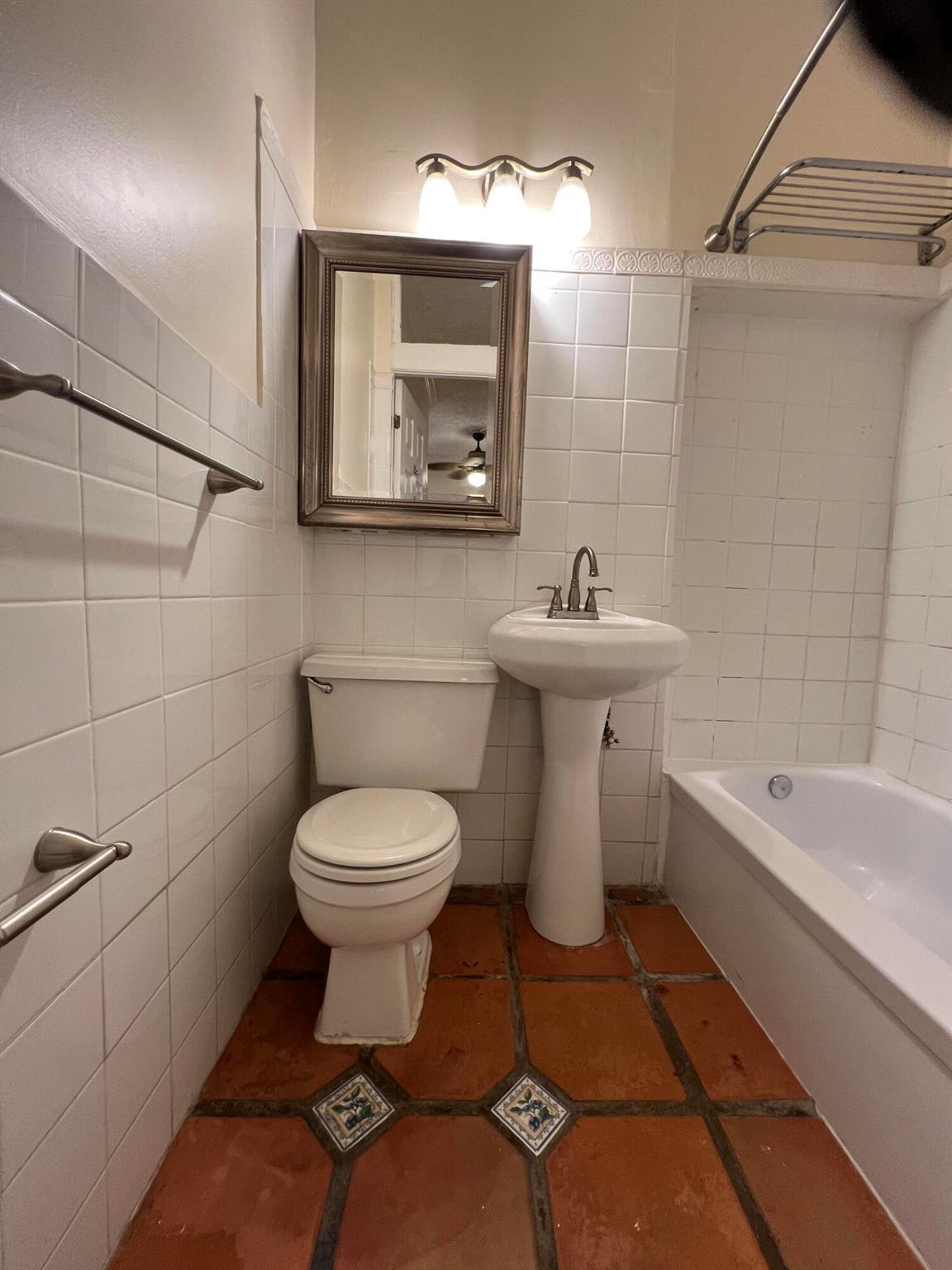 ERBS DAISY E ADD - Residential Lease