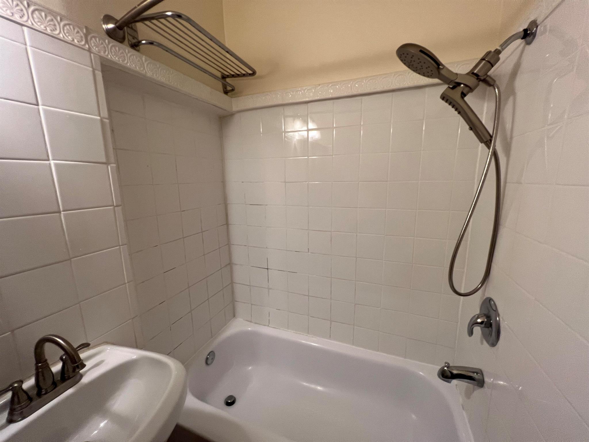 ERBS DAISY E ADD - Residential Lease