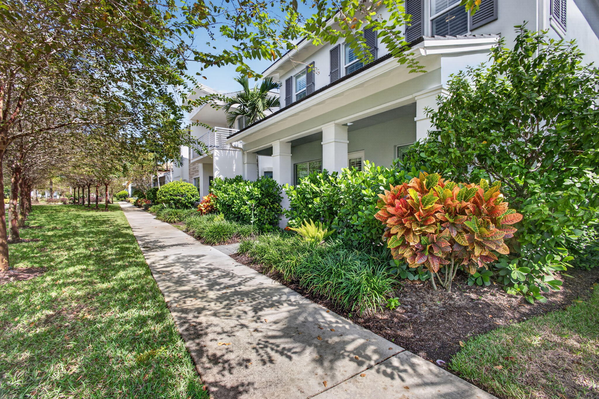 8028 Hobbes Way
