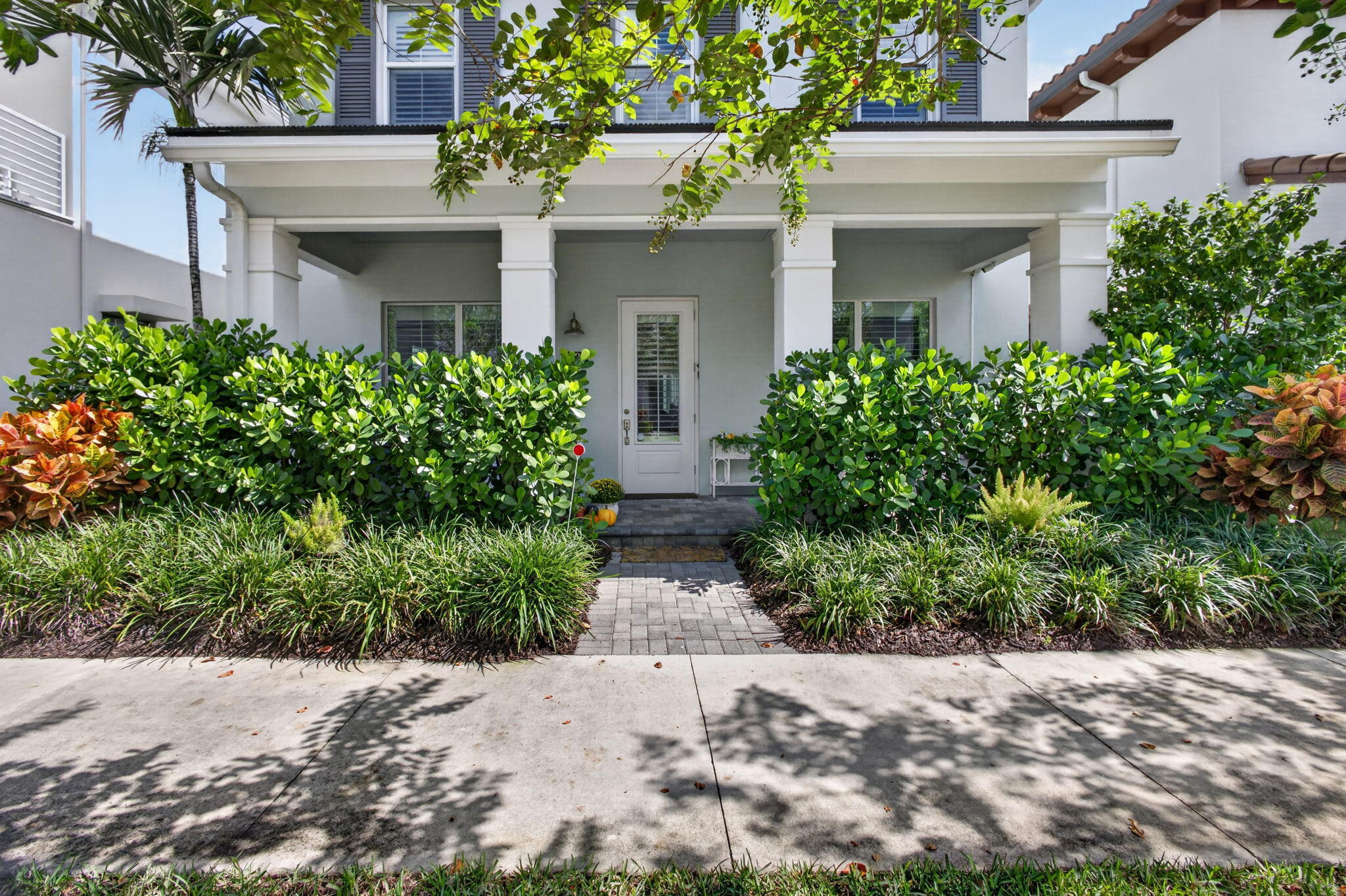 8028 Hobbes Way