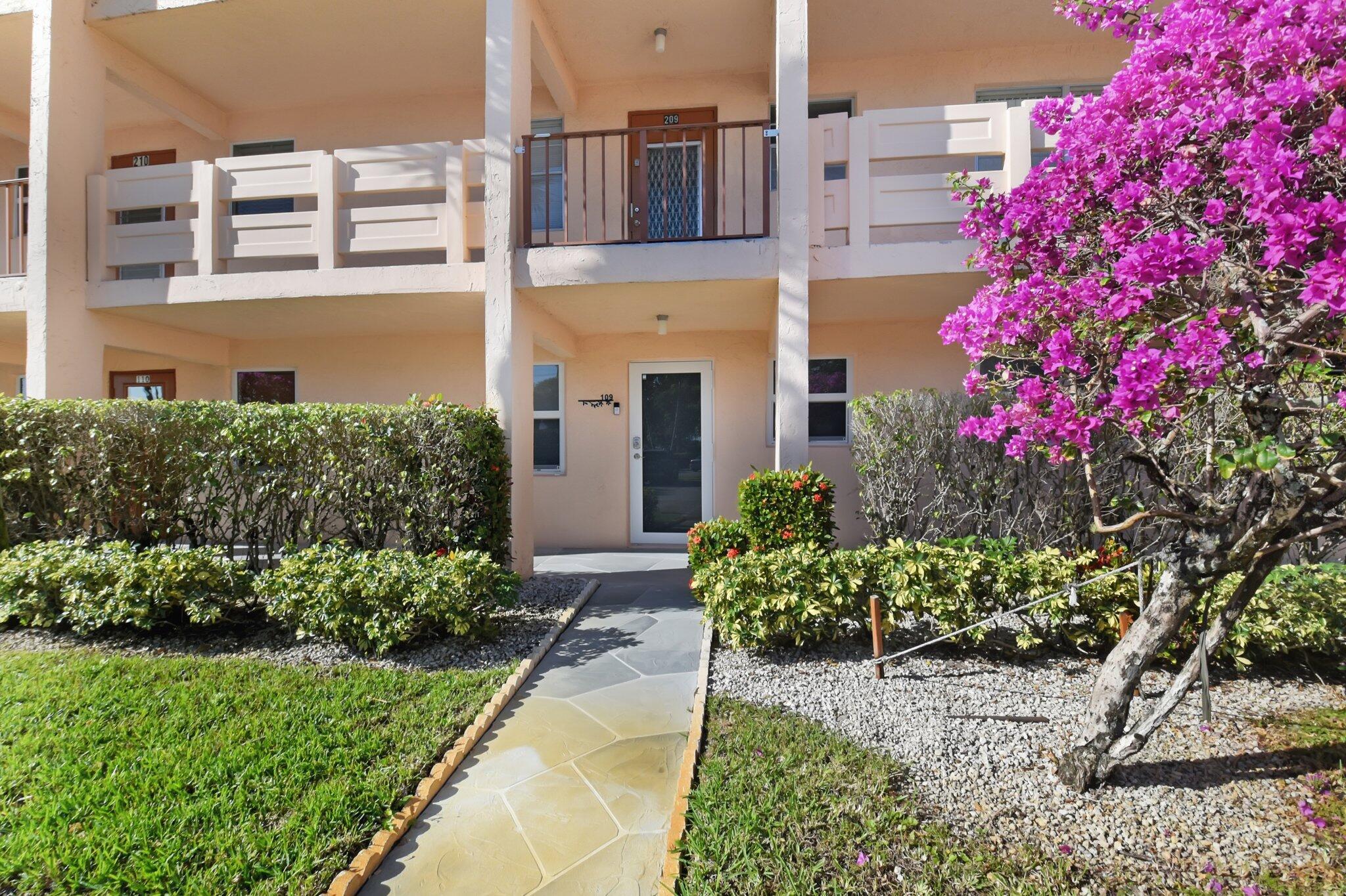 14721 Bonaire Boulevard 109, Delray Beach, FL, 33446/$148,000 1 14721 Bonaire Boulevard 109