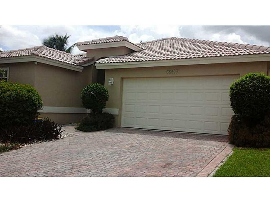 Another Professionally Managed Property Located in Boca Raton!! This beautiful 4 bedroom 3 bathroom with a courtyard and a 2 car garage also features a beautiful freeform pool. Great floor plan with formal dining area and split bedroom plan , volume ceili ngs & guest quarters. Easy to show! Community features tennis courts, fitness room, and pool facility.