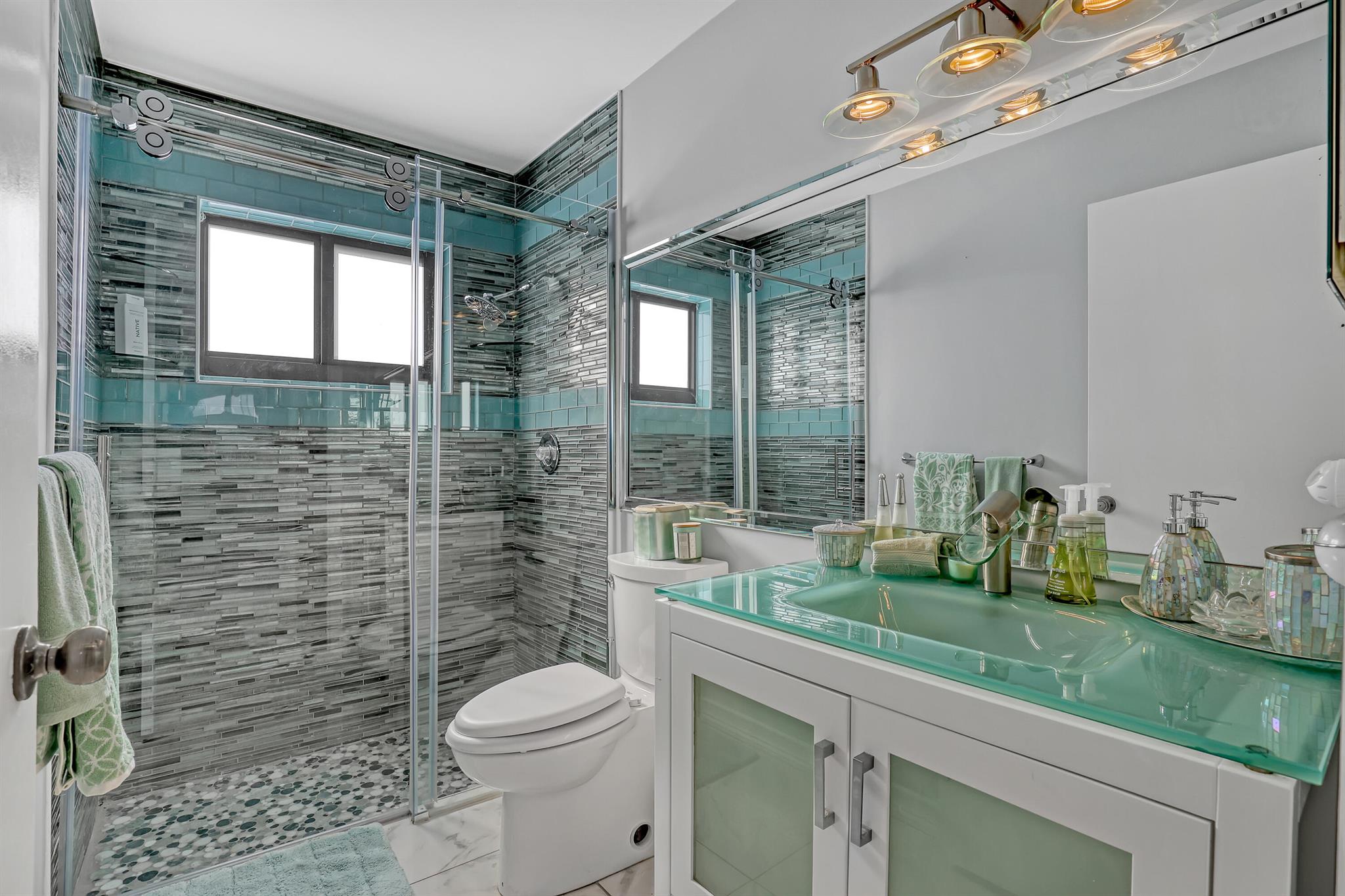 PALM SHORES - Residential