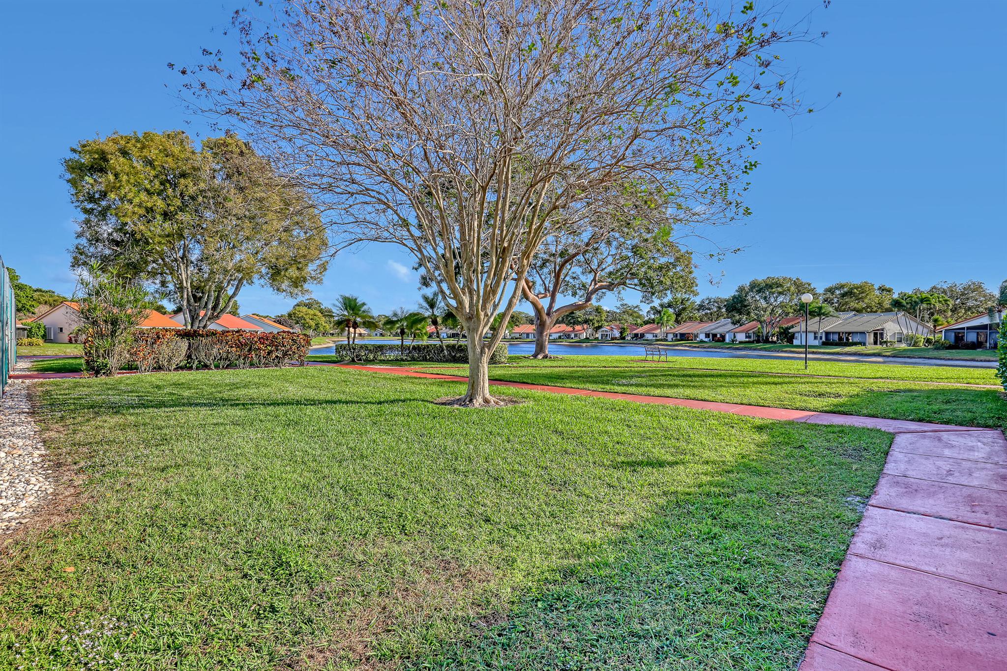 PALM SHORES - Residential