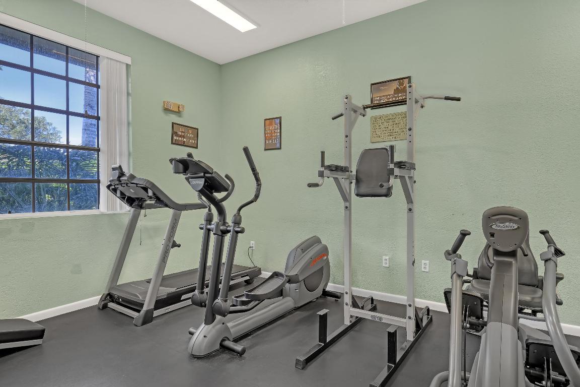 PALM SHORES - Residential