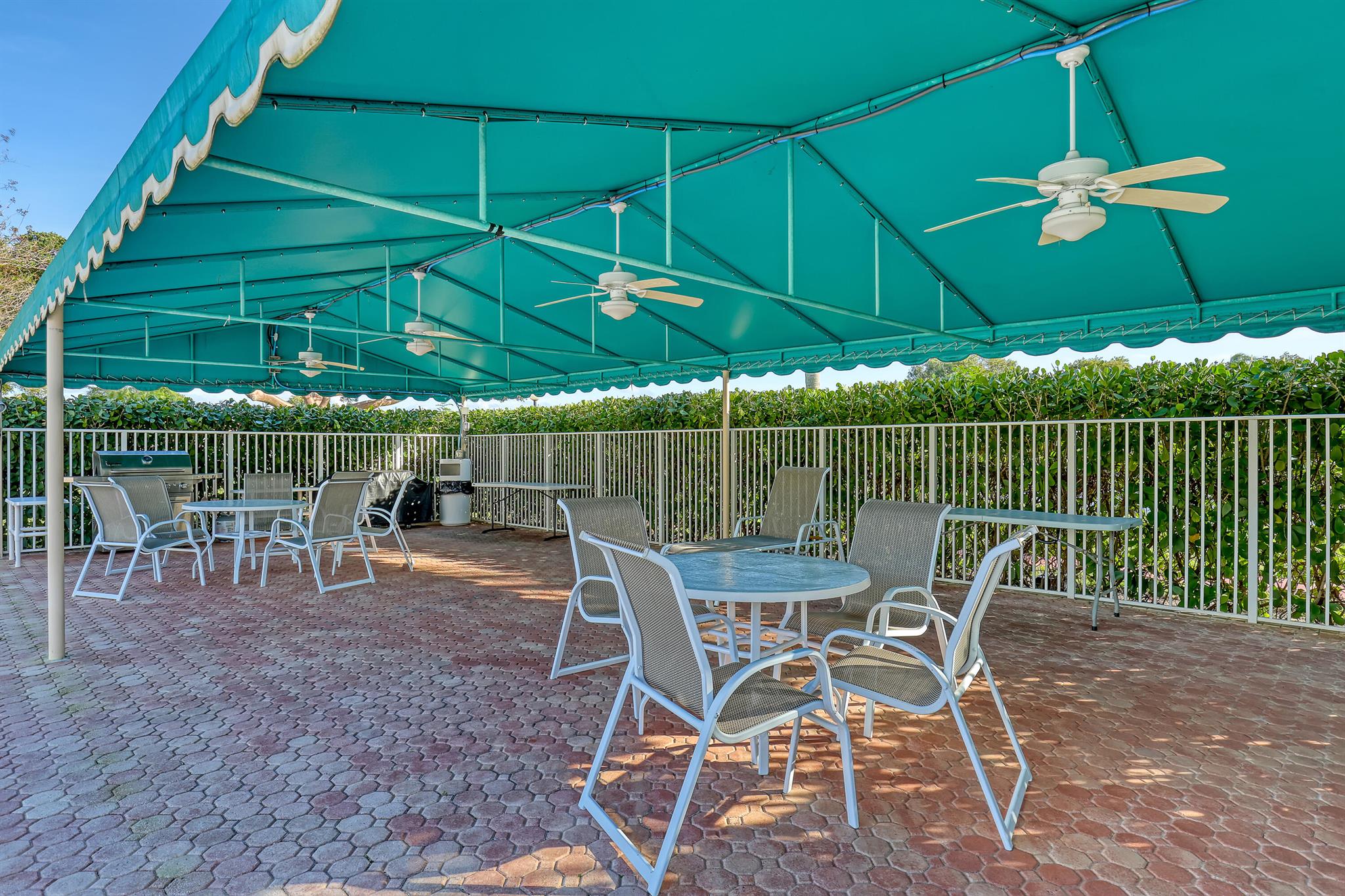 PALM SHORES - Residential