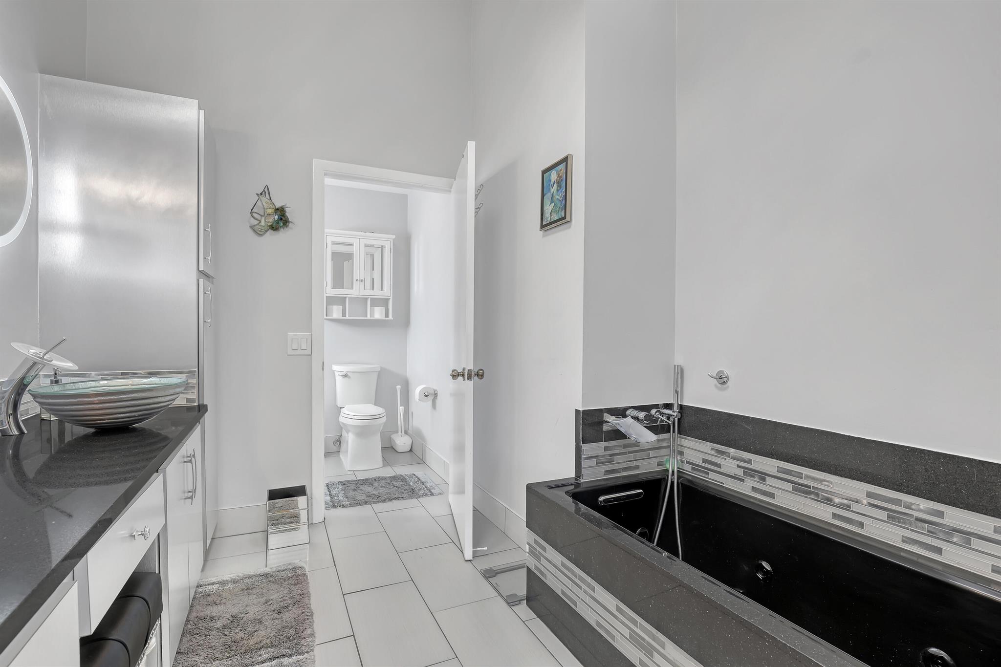 PALM SHORES - Residential