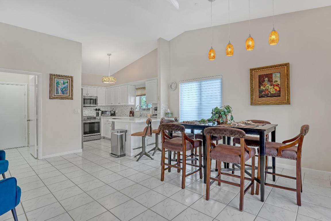 PALM SHORES - Residential