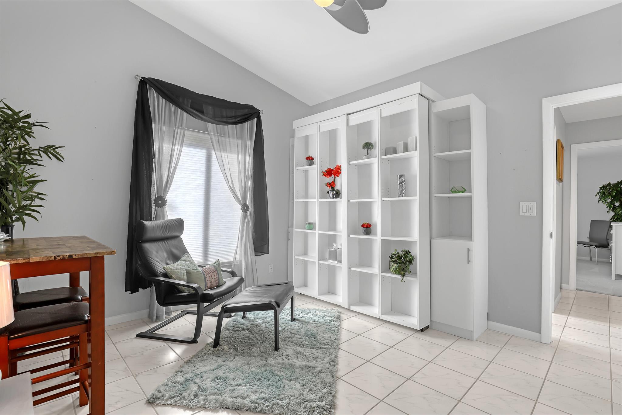 PALM SHORES - Residential