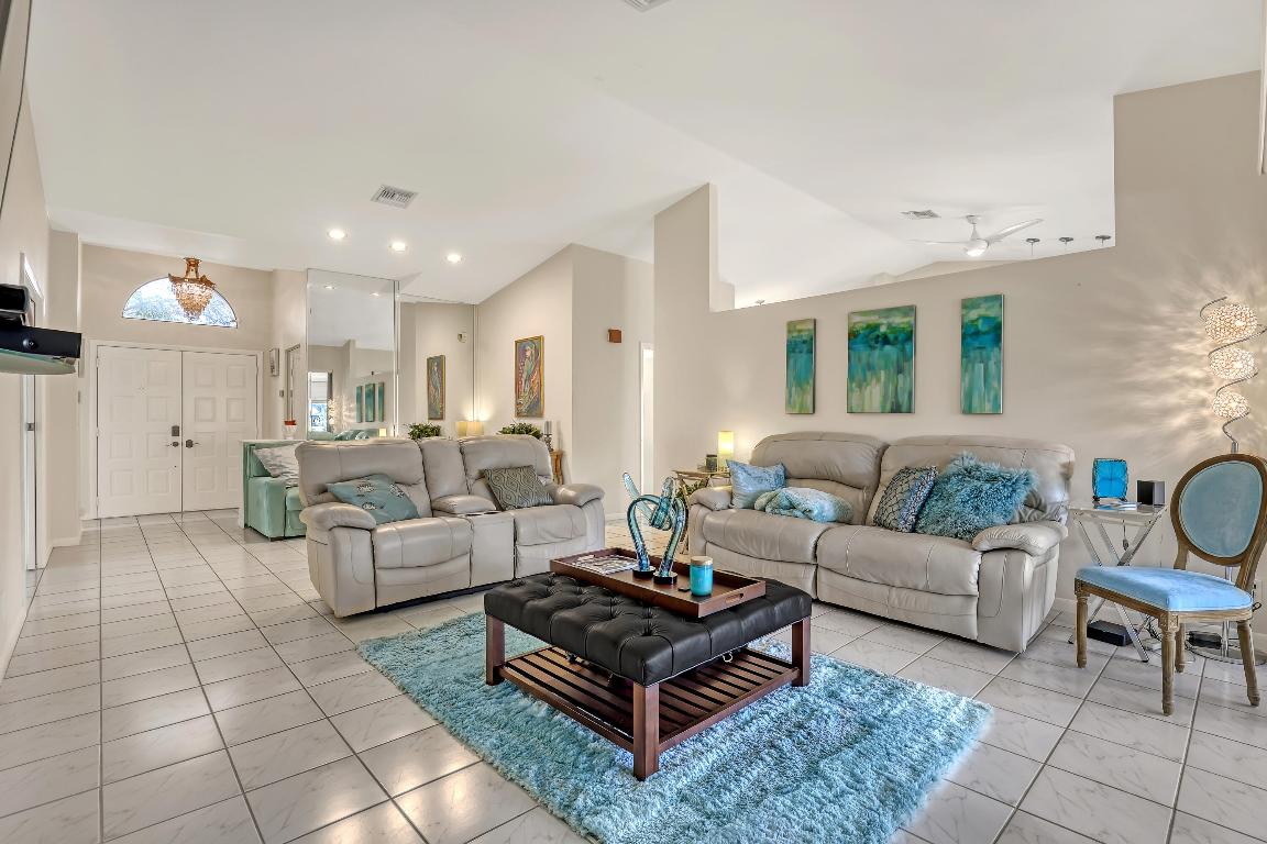 PALM SHORES - Residential