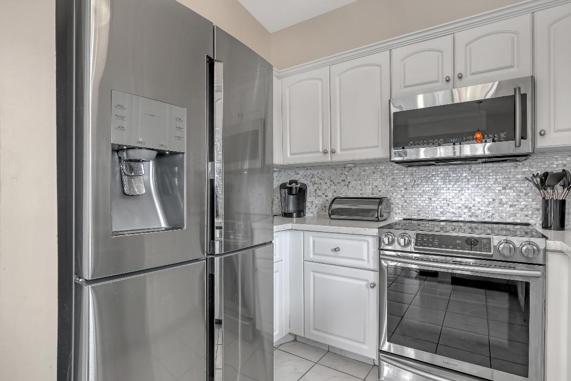 PALM SHORES - Residential